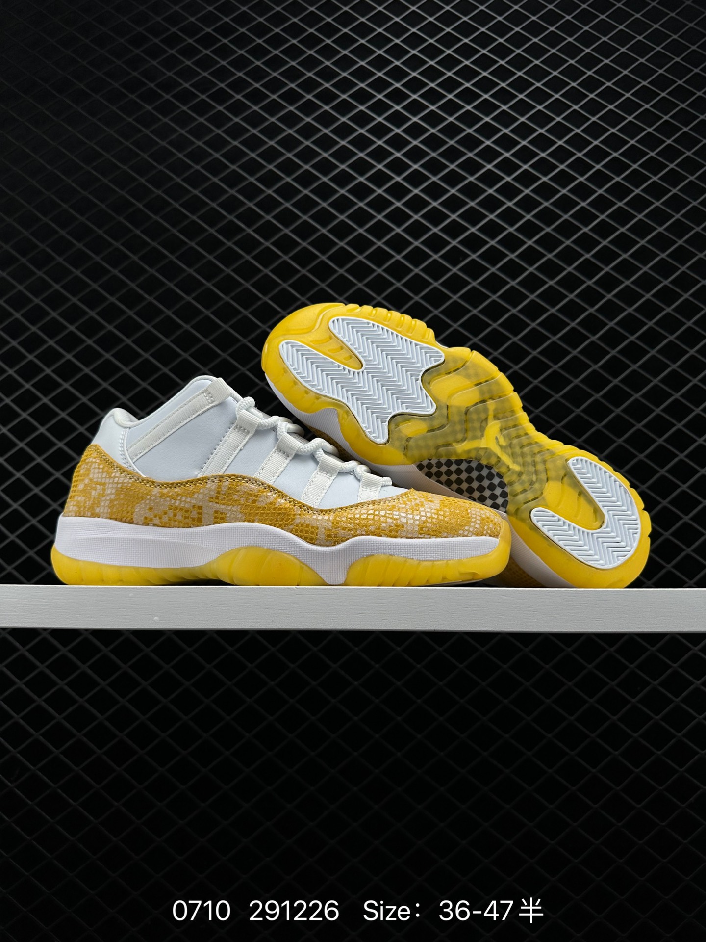 Air Jordan 11 Retro Low